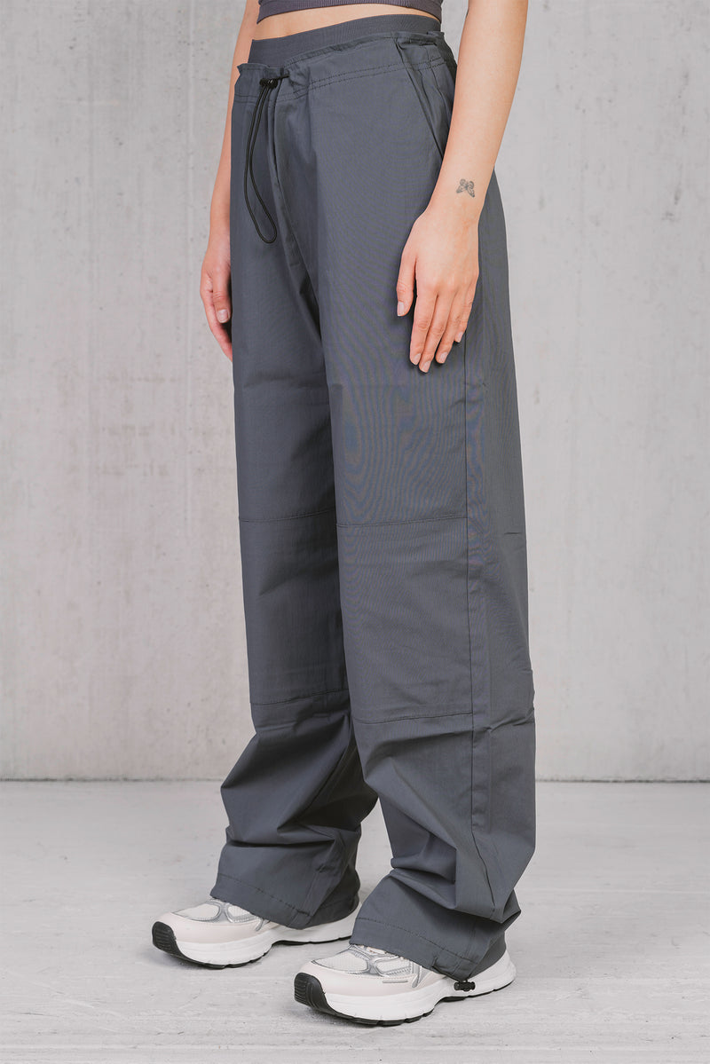 002 Cargos - Onyx